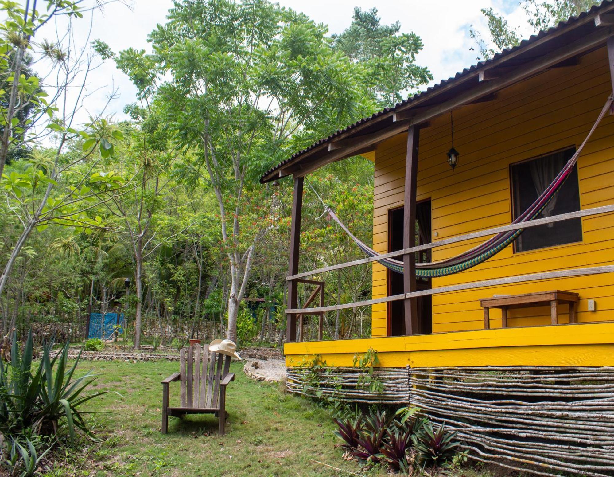 Alice Guesthouse El Remate Exterior photo