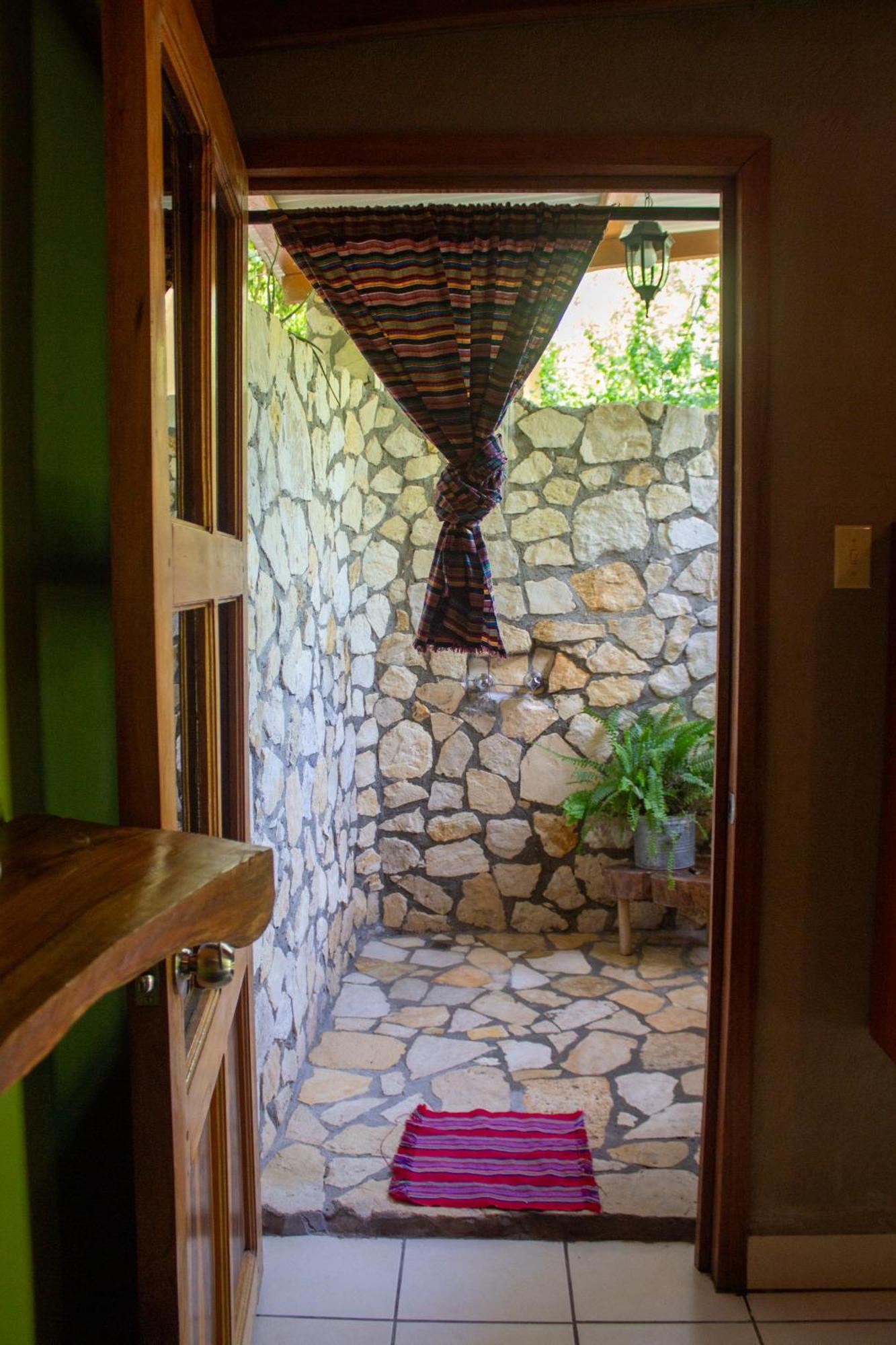 Alice Guesthouse El Remate Exterior photo