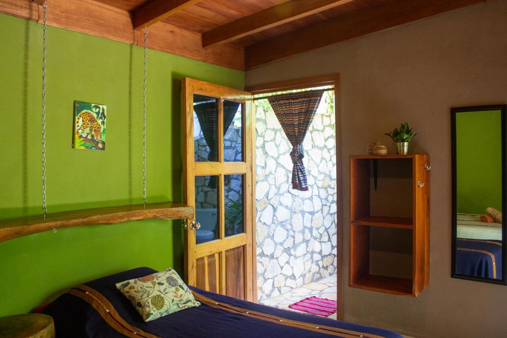 Alice Guesthouse El Remate Exterior photo