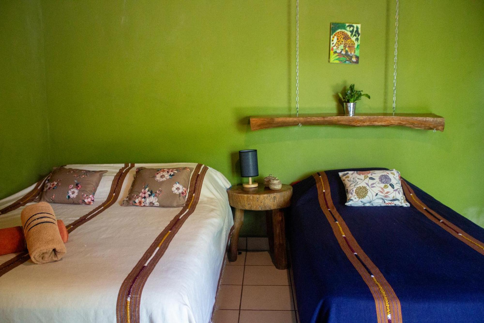 Alice Guesthouse El Remate Exterior photo