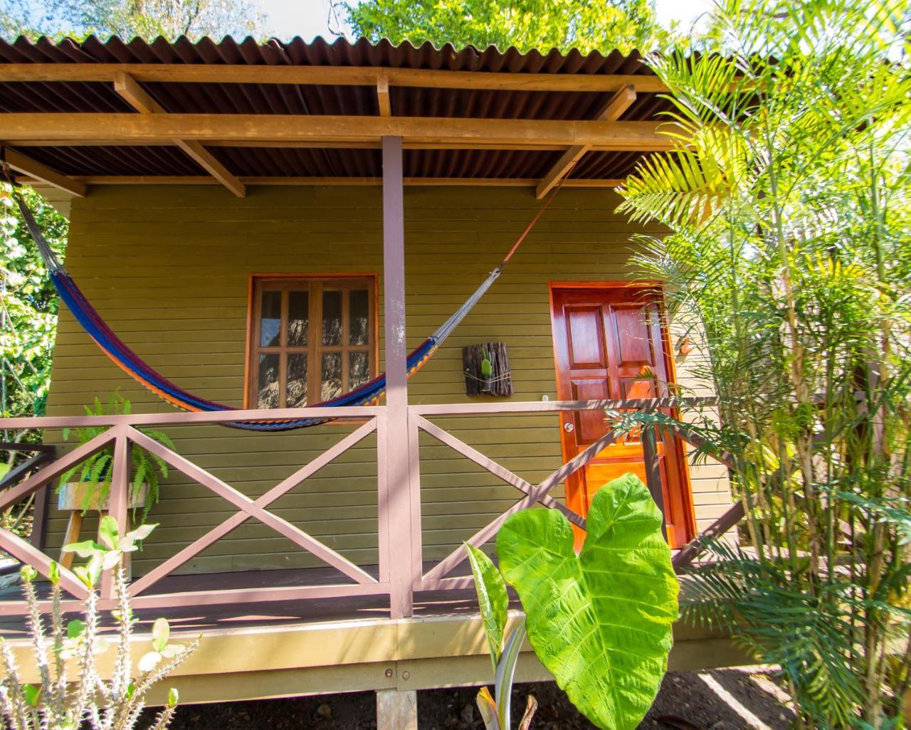 Alice Guesthouse El Remate Exterior photo